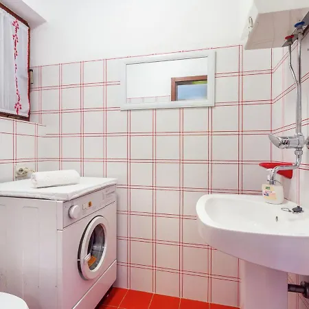 Holiday home Quaint In With Terrace Pula