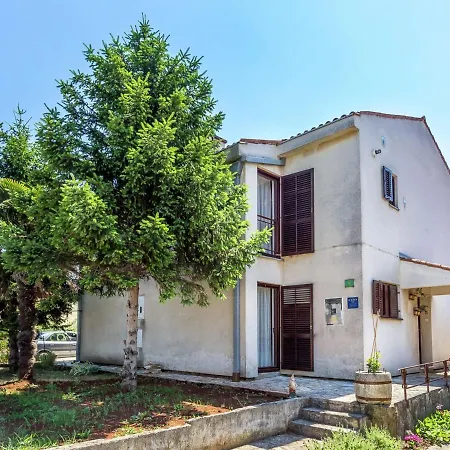 Quaint In With Terrace